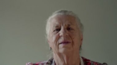 Büyükanne odak closeup portresi 