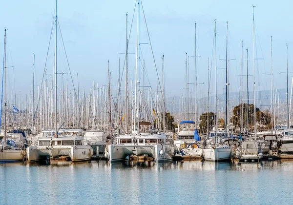 Yachts in the marina — Stock Photo, Image