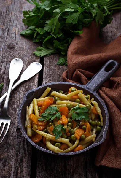 Stew vegetable asparagus, carrot and peas — Stock Photo, Image