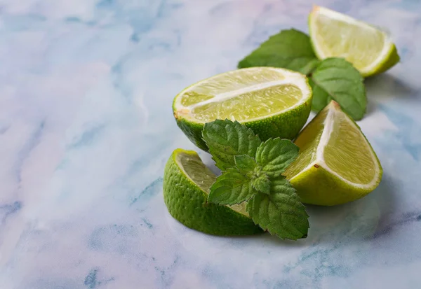 Lima fresca y menta — Foto de Stock