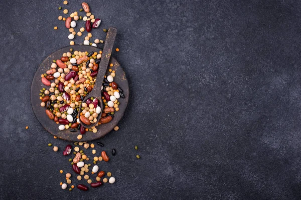 Berbagai kacang-kacangan. Lentils, kacang-kacangan, kacang polong, kacang arab — Stok Foto