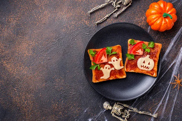 Sandwichs d'Halloween avec fantôme et citrouille — Photo