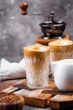 Dalgona sütlü kremalı kahve