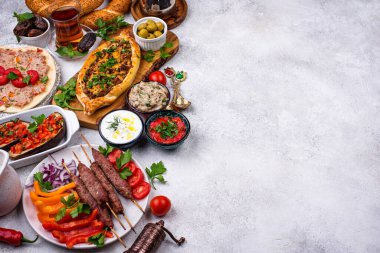 Geleneksel Türk veya Ortadoğu yemekleri