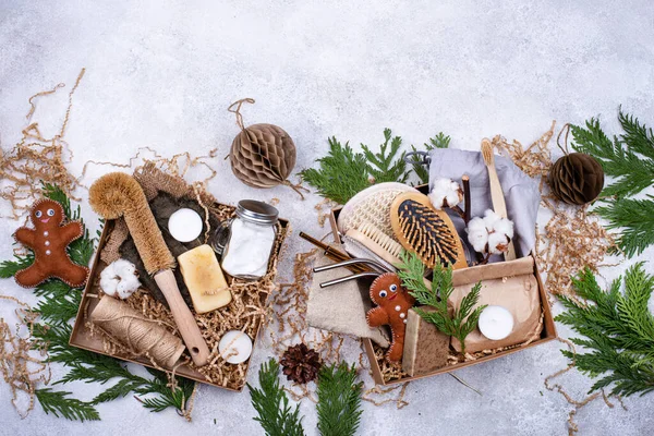 Sürdürülebilir hediyeli Noel bakımı paketi. — Stok fotoğraf