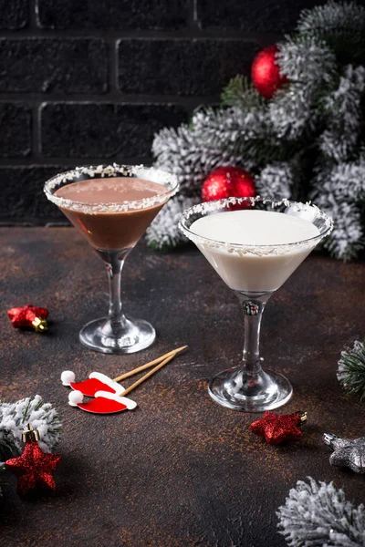 Kerstchocolade sneeuwvlok martini cocktail — Stockfoto