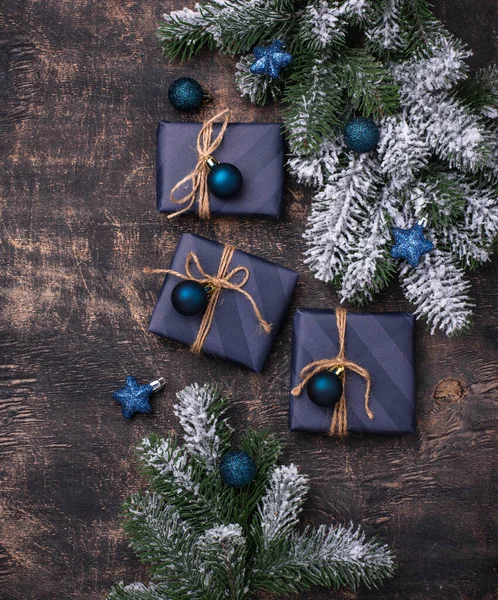 Caixas de presente de Natal em papel azul — Fotografia de Stock