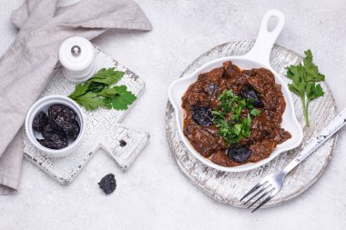 Kuru erikli sıcak et