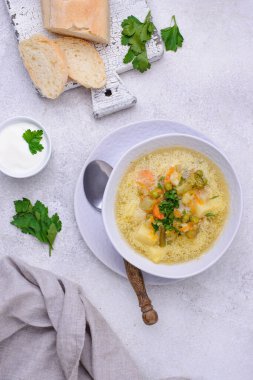 Patatesli sebze çorbası ve karnabahar.