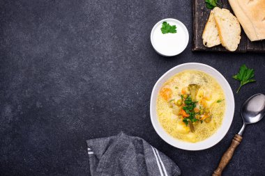 Patatesli sebze çorbası ve karnabahar.