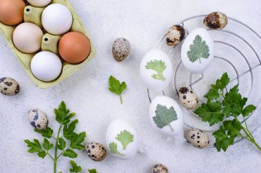 Paskalya yumurtalarının süsleme süreci