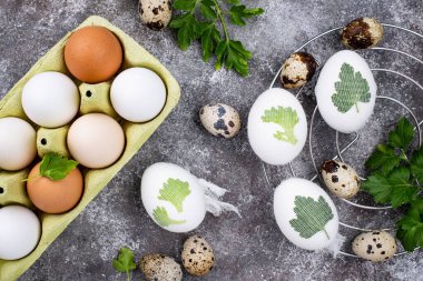 Paskalya yumurtalarının süsleme süreci