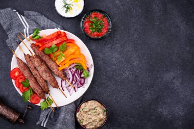 Lula kebabı, Geleneksel Türkçe veya Kafkas yemeği