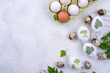 Paskalya yumurtalarının süsleme süreci