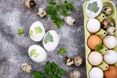 Paskalya yumurtalarının süsleme süreci