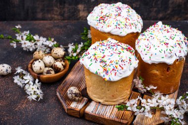 Geleneksel Paskalya Pastası Kulich.