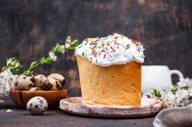Geleneksel Paskalya Pastası Kulich.