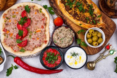 Geleneksel Türk veya Ortadoğu yemekleri