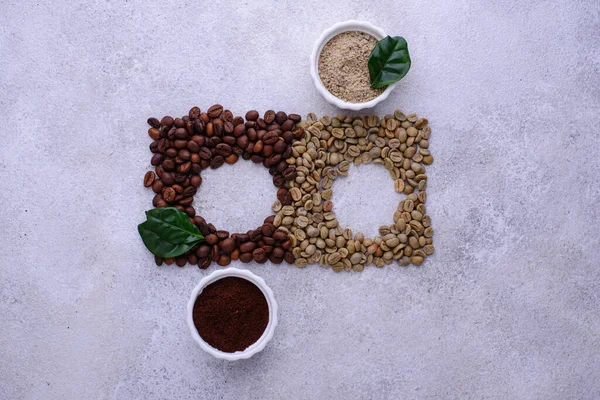 Grãos de café verdes e castanhos — Fotografia de Stock