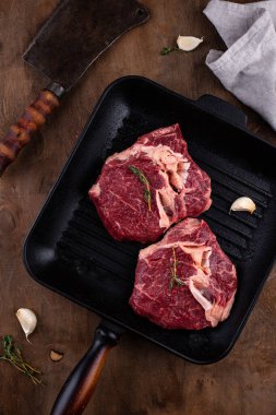 Çiğ pirzola bifteği