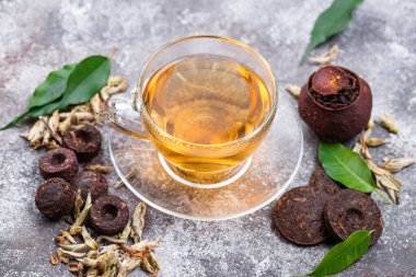 Farklı basılmış Çin pu-erh çayı.