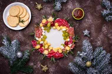 Noel çelengi şeklinde aperatifler