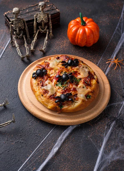 Halloween przerażające pizza urządzone duchy — Zdjęcie stockowe