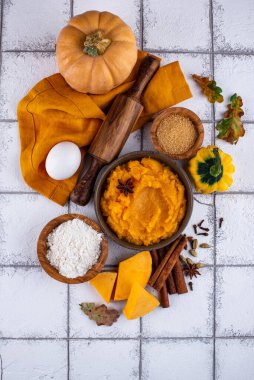 Kabak turtası pişirmek için.