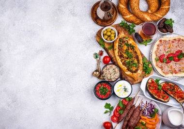 Geleneksel Türk veya Ortadoğu yemekleri