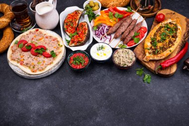 Geleneksel Türk veya Ortadoğu yemekleri