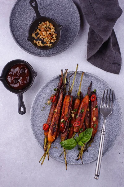 Zanahoria al horno glaseado con salsa de soja y miel — Foto de Stock