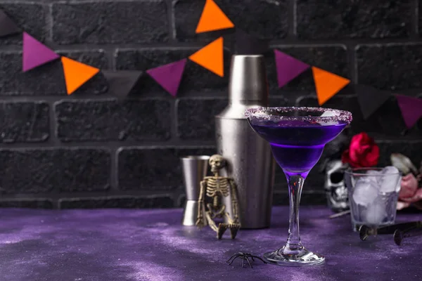 Halloween fioletowy lawendowy koktajl Margarita — Zdjęcie stockowe