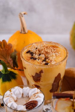 Sonbahar baharatlı balkabağı tatlısı.