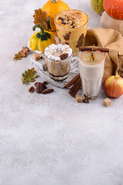 Sada podzimního koktejlu s dýní, jablkem a pekanem — Stock fotografie