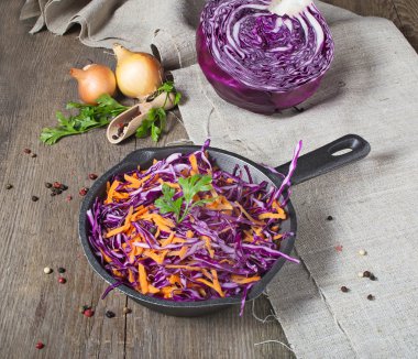 havuç Pan ile kırmızı lahana