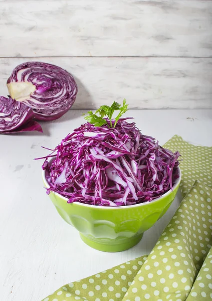 Coleslaw salad with red cabbage and carrot — Stock Photo, Image