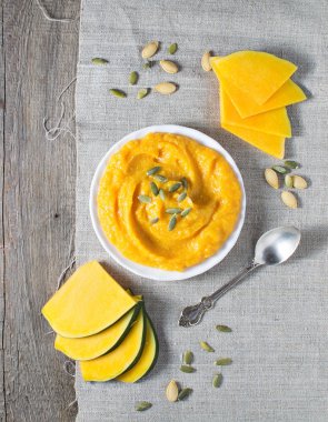 keten peçeteye kabak püresi