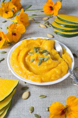 keten peçeteye kabak püresi