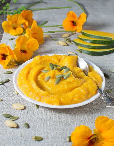 Pumpkin porridge in flax napkin