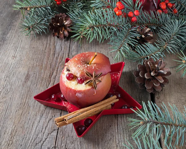 Maçãs assadas com queijo cottage e cranberry — Fotografia de Stock