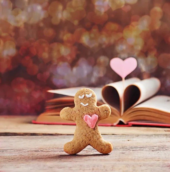 San Valentino biscotti pan di zenzero uomo con cuore — Foto Stock