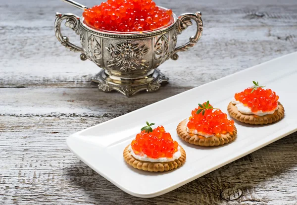 Tartelettes au caviar de saumon rouge — Photo