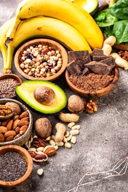 Doğal magnezyum Mg içeren çeşitli ürünler