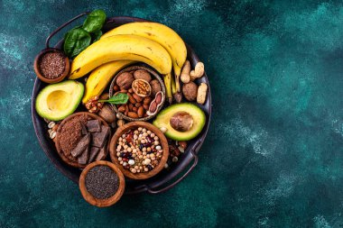 Doğal magnezyum Mg içeren çeşitli ürünler