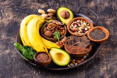 Doğal magnezyum Mg içeren çeşitli ürünler