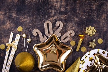 2026 Yeni Yıl arkaplanı ve siyah üzerine altın süsleme