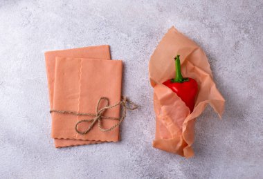 Balmumu ambalaj. Yeniden kullanılabilir plastik yaşam konsepti