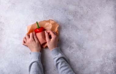 Balmumu ambalaj. Yeniden kullanılabilir plastik yaşam konsepti