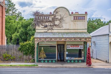 Avoca, Avustralya - Ocak 2021: Eski Kitap takas mağazası