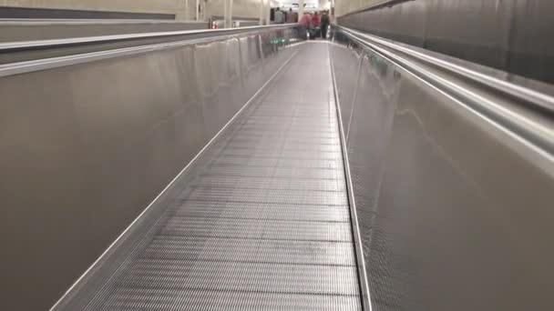 Long Moving Sidewalk Airport — Stock Video